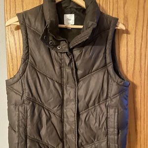 Woman’s GAP brown puffer vest